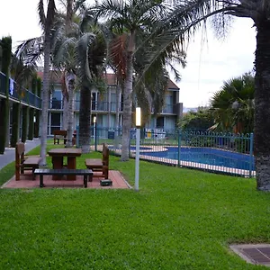 Motel 98, Rockhampton
